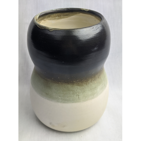 Two-toned graduated colour vase 2